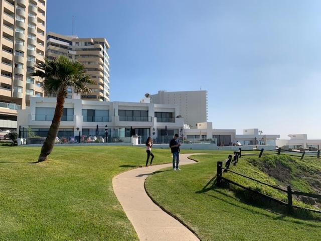 Beachfront Condo W Pools Steps To Beach & Mins To Dt Rosarito Exterior foto